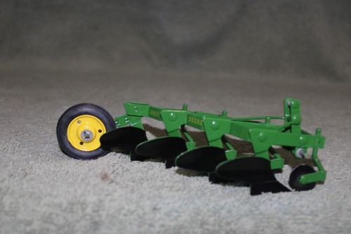 John deere eska 4 bottom - 1/16,