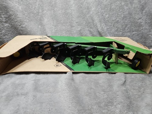 Ertl john deere bottom plow - john,