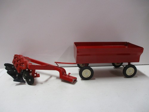 Ertl hay wagon - wagon, and